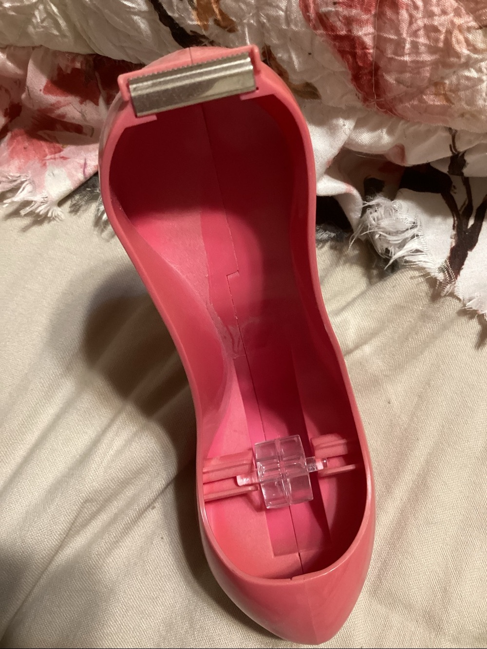 Pink tape dispenser - Picture 3 of 3